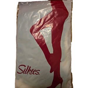 Silkies Trouser Socks Regular Black 2 Pair In Package 93% Nylon 7% Spandex NIP